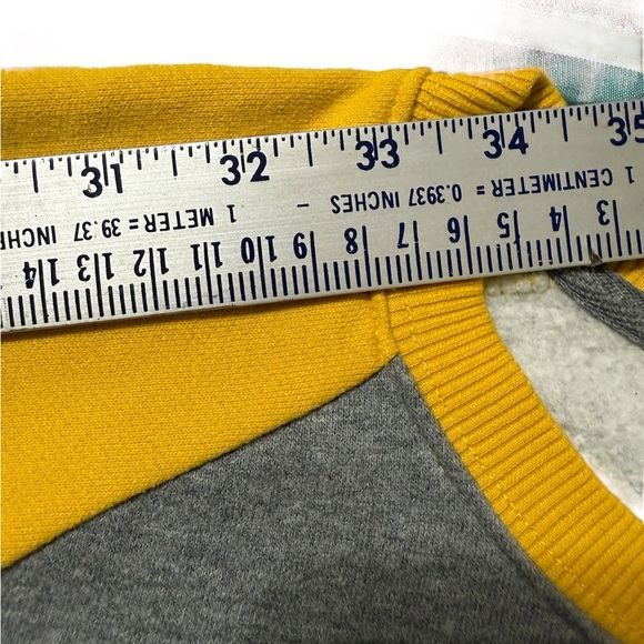 Harry Potter Hufflepuff Sweatshirt Unisex Medium Wizarding World Pullover - Picture 4 of 5